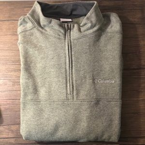 Men’s Columbia half zip sweatshirt